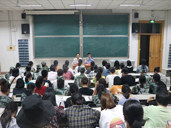 https://cfl.qfnu.edu.cn/__local/9/3B/DB/10A153FC6A4C8791C2EA24525C0_C58CCE49_2D501.jpg